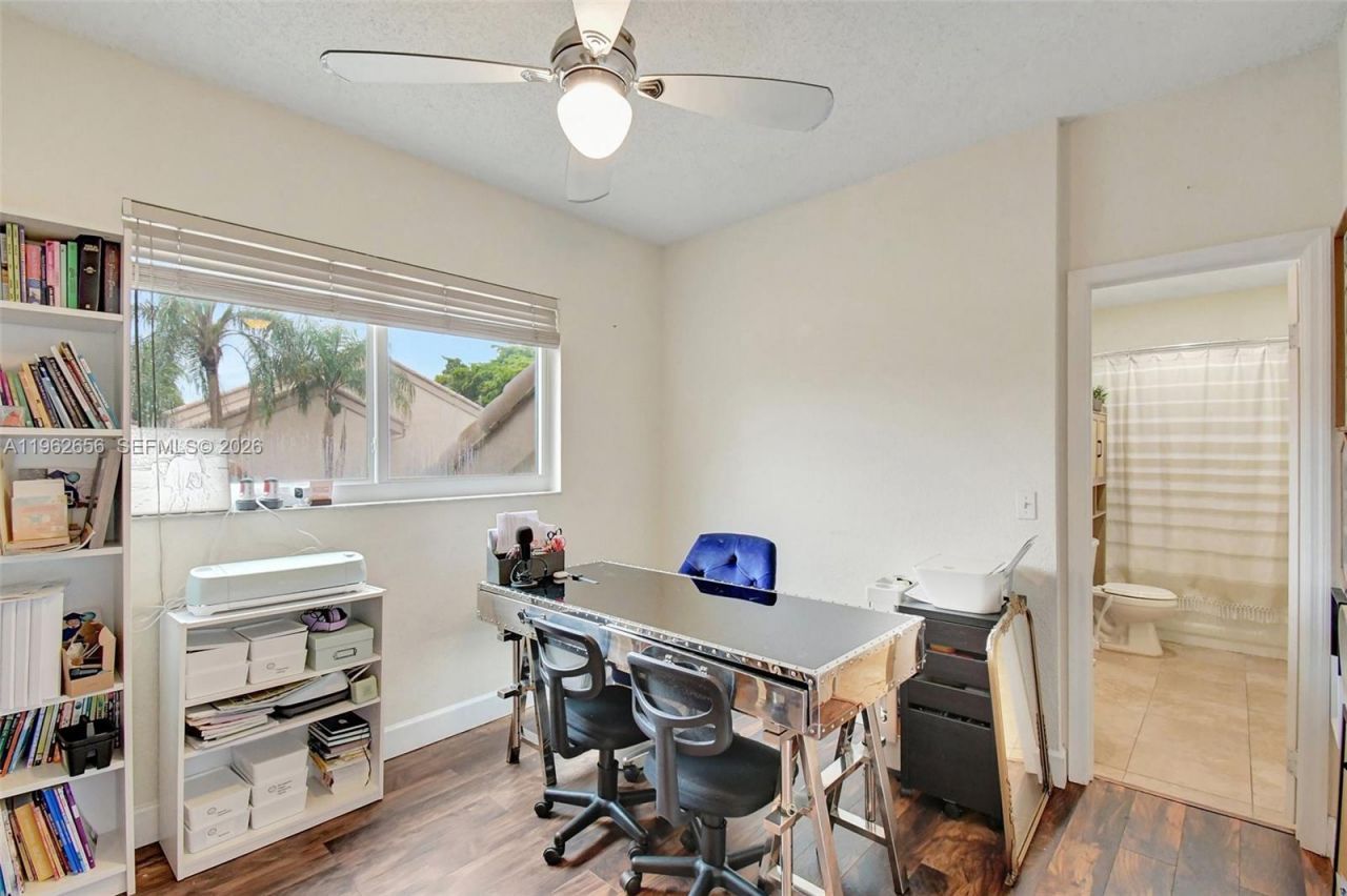 16339 Malibu Dr, Unit 22, Weston, FL 33326 Photo