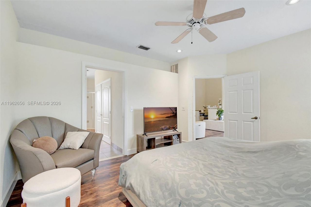 16339 Malibu Dr, Unit 22, Weston, FL 33326 Photo