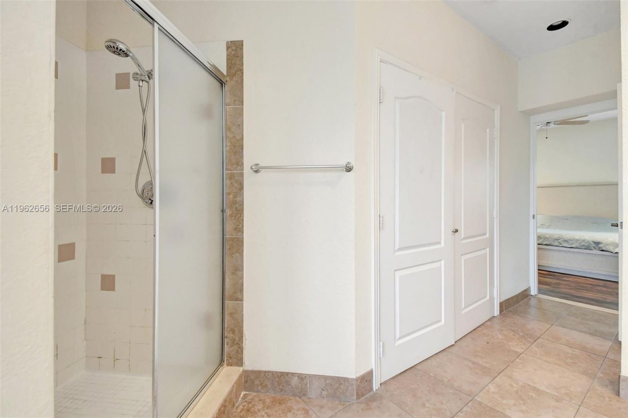 16339 Malibu Dr, Unit 22, Weston, FL 33326 Photo