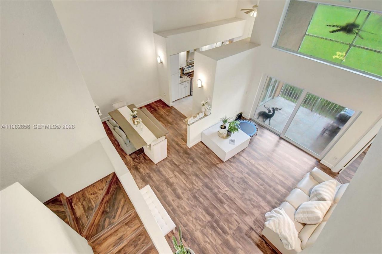 16339 Malibu Dr, Unit 22, Weston, FL 33326 Photo