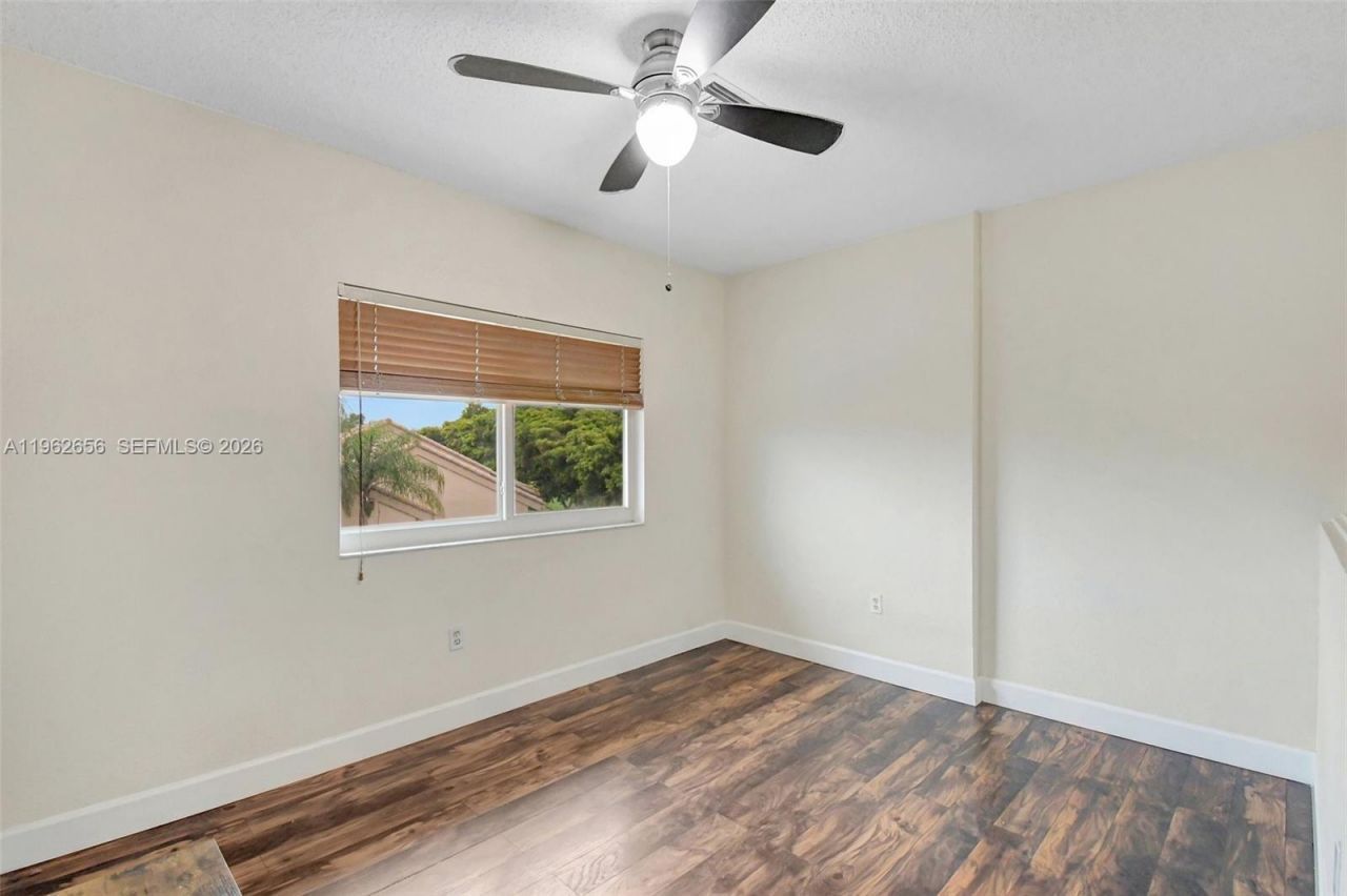 16339 Malibu Dr, Unit 22, Weston, FL 33326 Photo