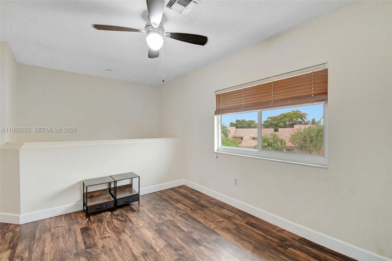 16339 Malibu Dr, Unit 22, Weston, FL 33326 Photo