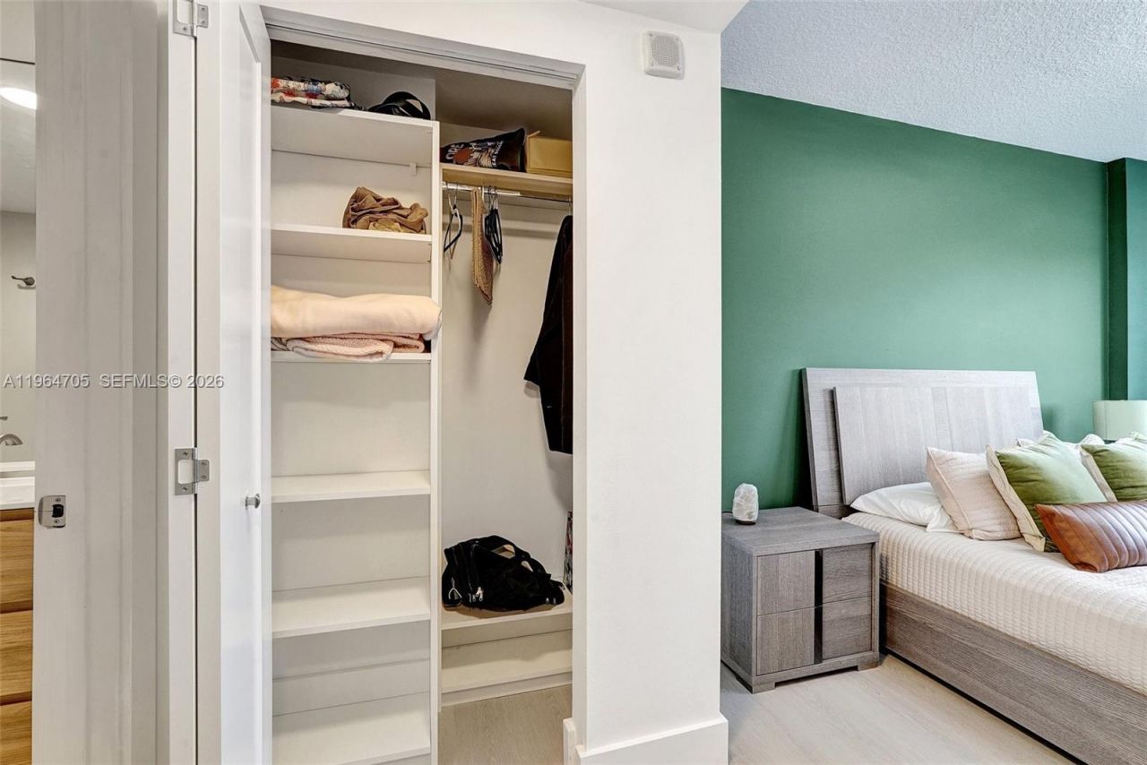 18800 NE 29th Ave, Unit 517, Aventura, FL 33180 Photo