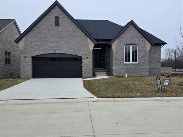 4172 Blossom Drive, Sterling Heights, MI 48314