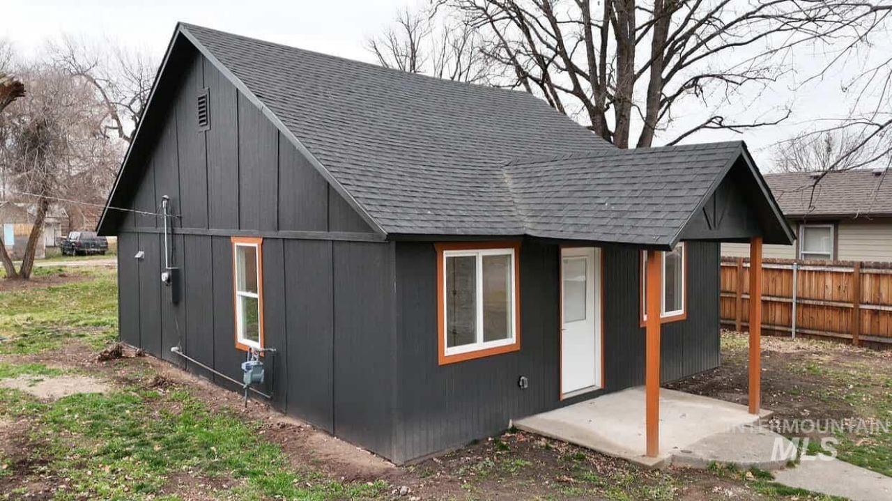 511 N 10th St, Payette, ID 83661 Main Photo