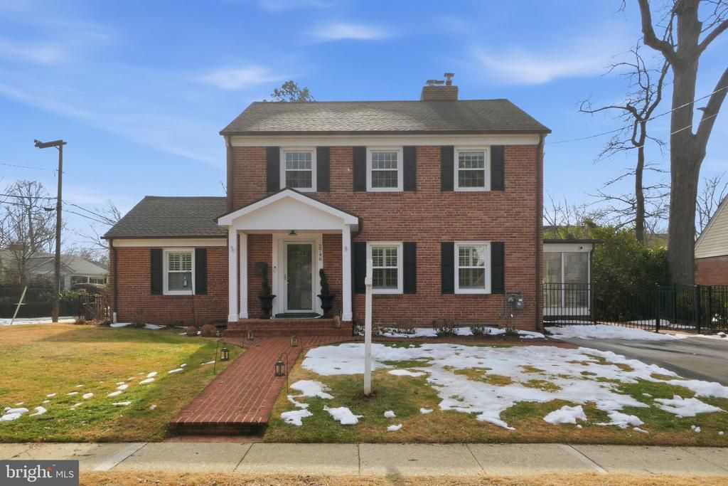 2746 Fort Scott Drive, Arlington, VA 22202 Main Photo