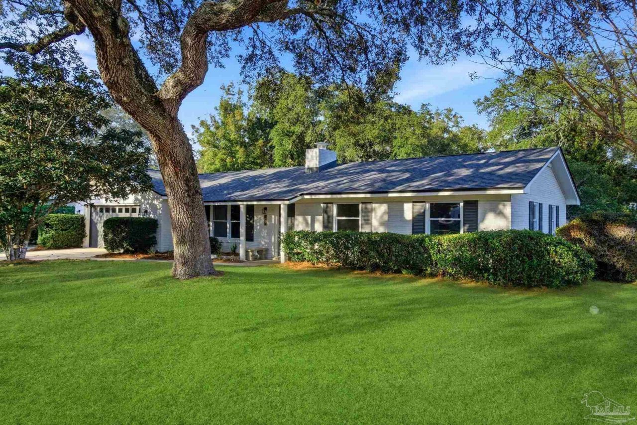 301 Priscilla Dr, Fort Walton Beach, FL 32547 Main Photo
