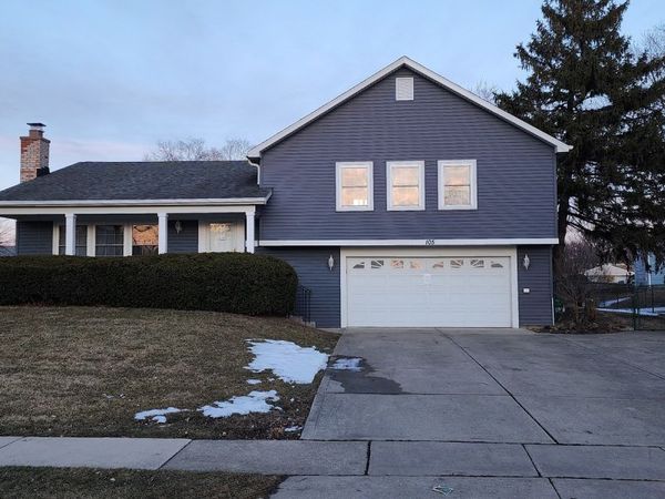 105 Aspen Drive, Schaumburg, IL 60194