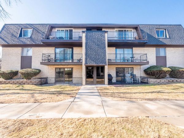 11107 S 84th Avenue, Unit 1A, Palos Hills, IL 60465