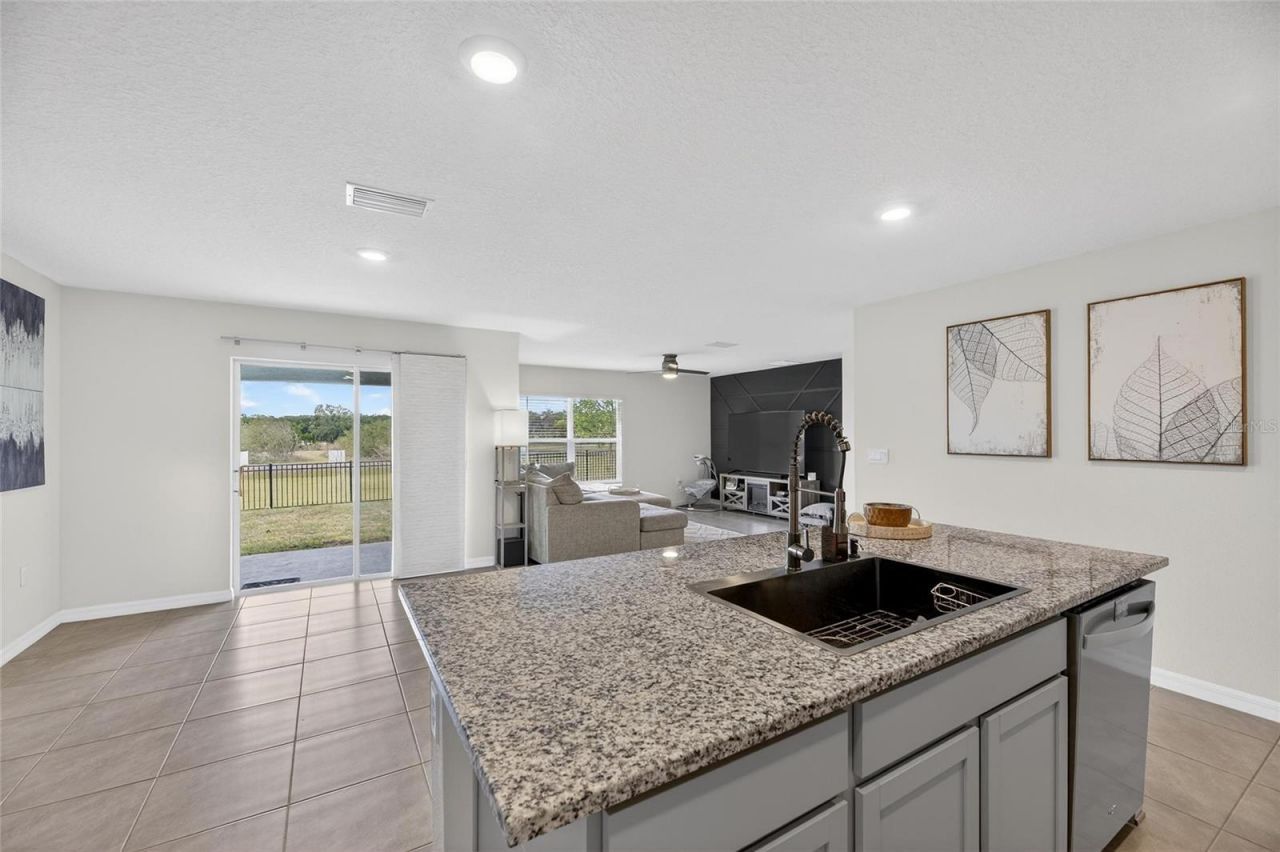 7511 Rosewood Garden Loop, Tampa, FL 33637 Photo