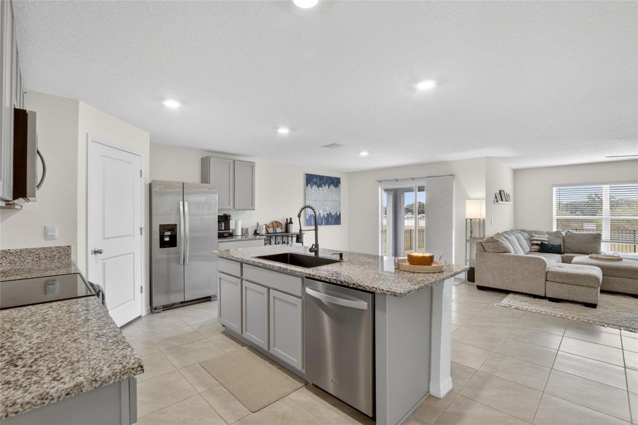 7511 Rosewood Garden Loop, Tampa, FL 33637 Photo