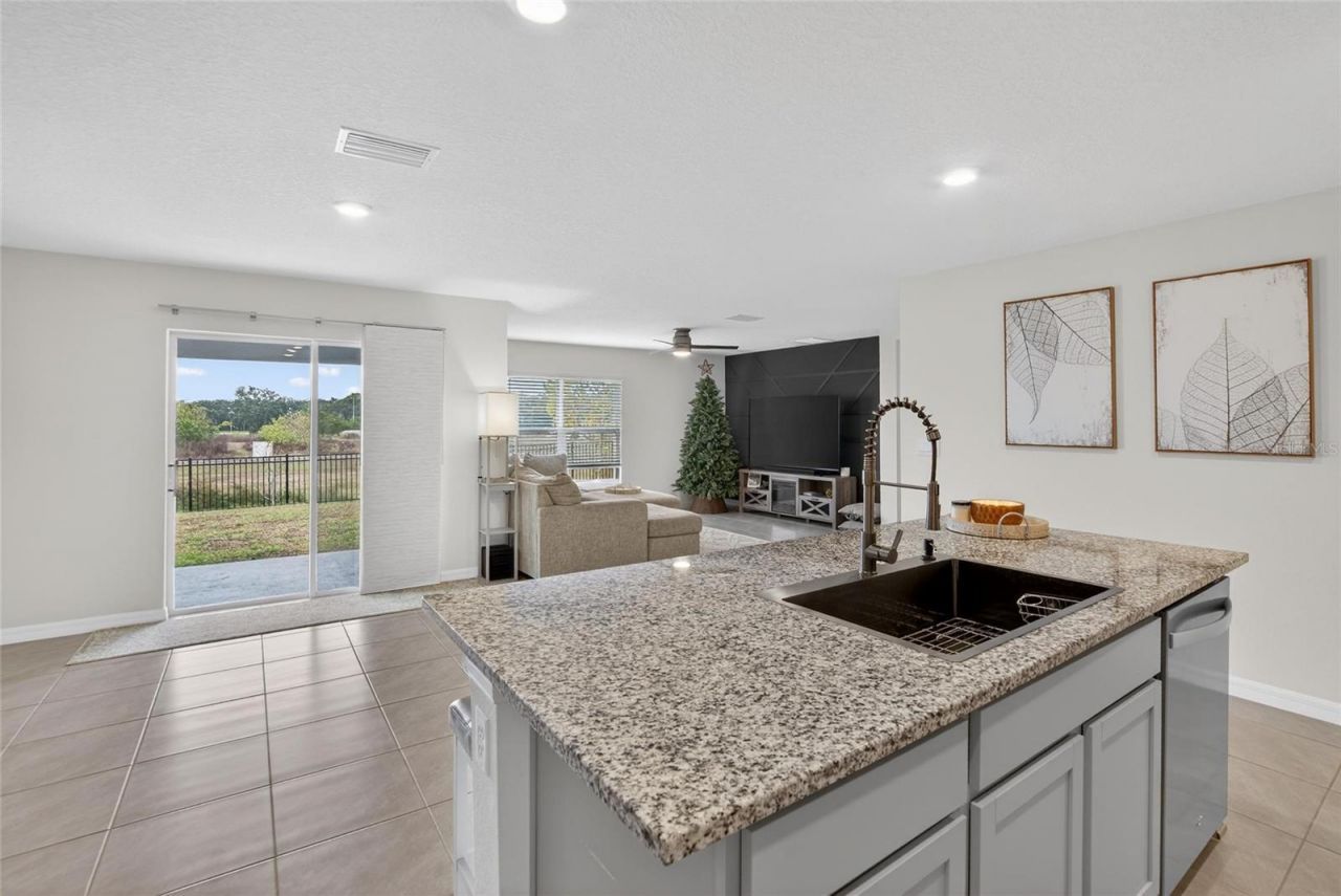 7511 Rosewood Garden Loop, Tampa, FL 33637 Photo