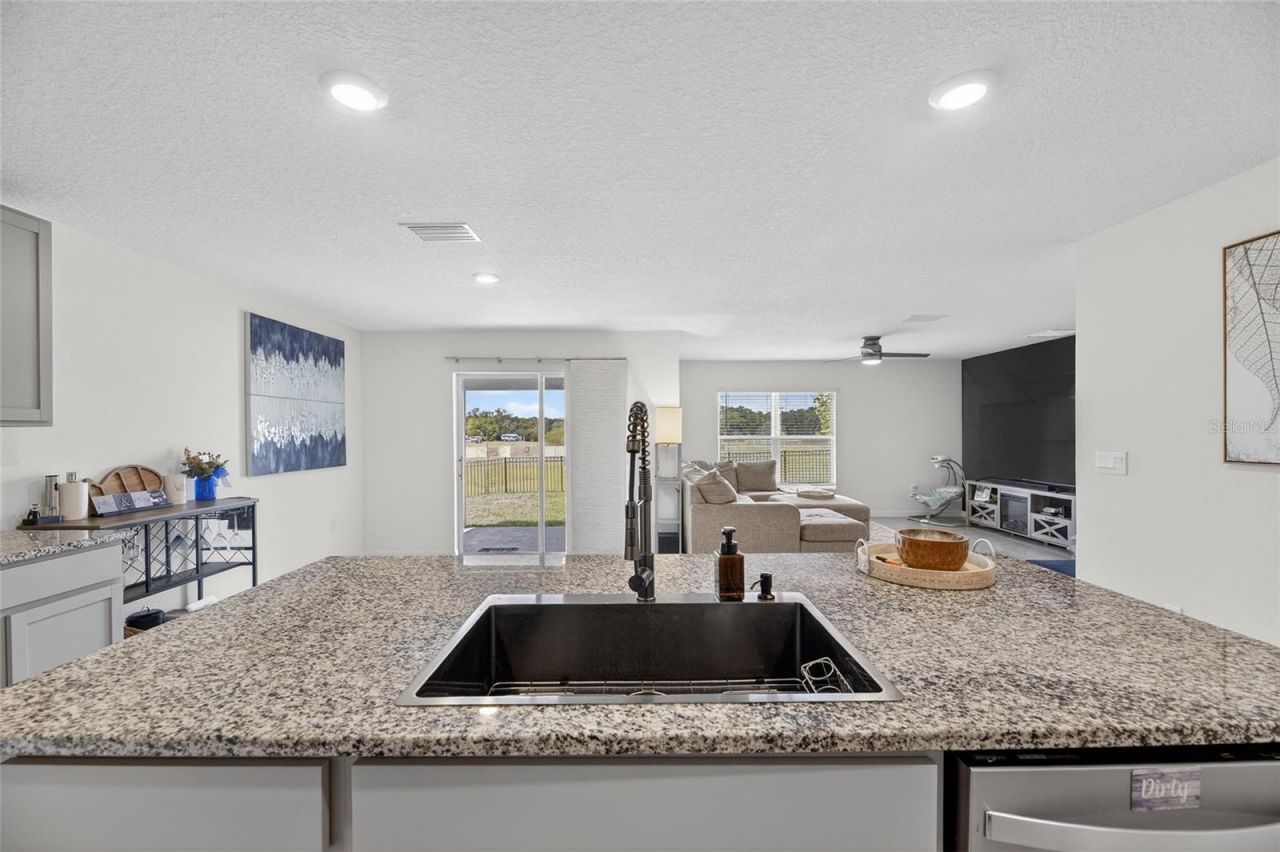 7511 Rosewood Garden Loop, Tampa, FL 33637 Photo