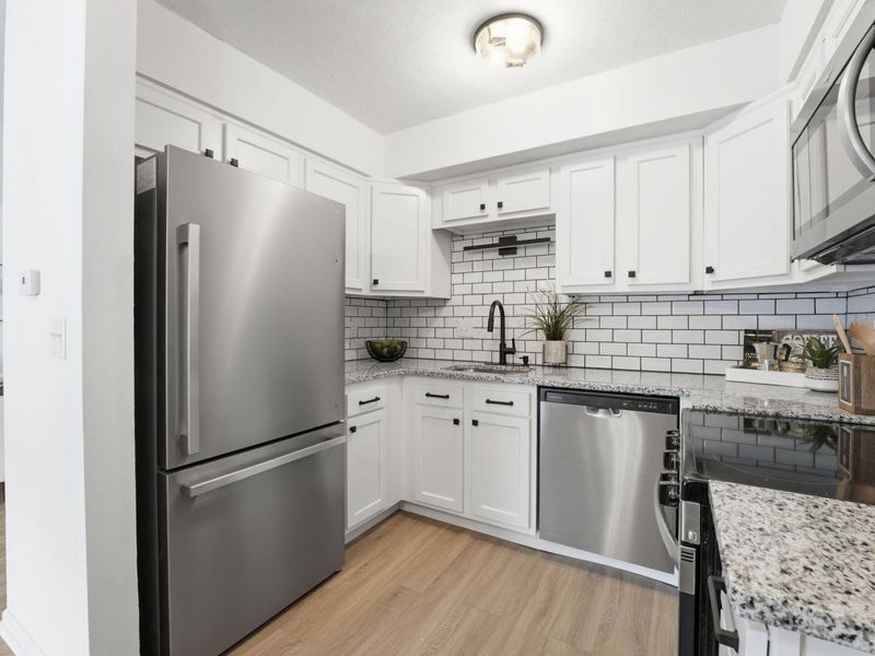 625 Country Club Drive, Unit H4, Newark, OH 43055 Photo 6