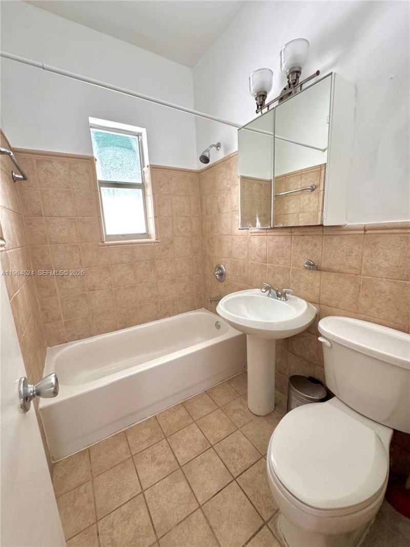 1561 Lenox Ave, Unit 6, Miami Beach, FL 33139 Photo