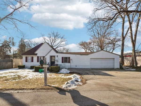 1618 Round Lake Drive, Round Lake Beach, IL 60073