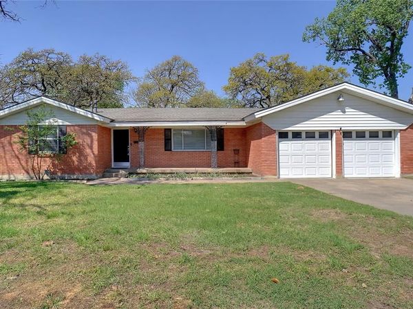 1125 Mason Drive, Hurst, TX 76053