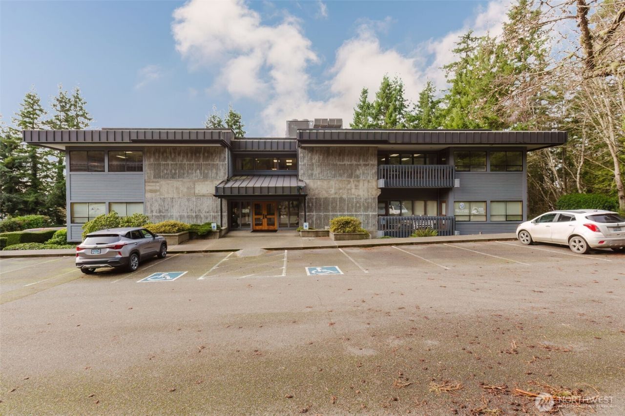 1040 NE Hostmark Street , Poulsbo, WA 98370