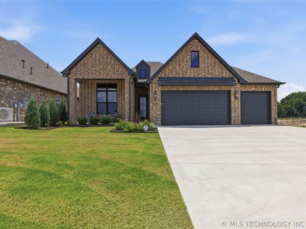 3809 W Laredo Place, Broken Arrow, OK 74012