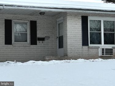 316 S GRIFFITH DRIVE, DOUGLASSVILLE, PA 19518