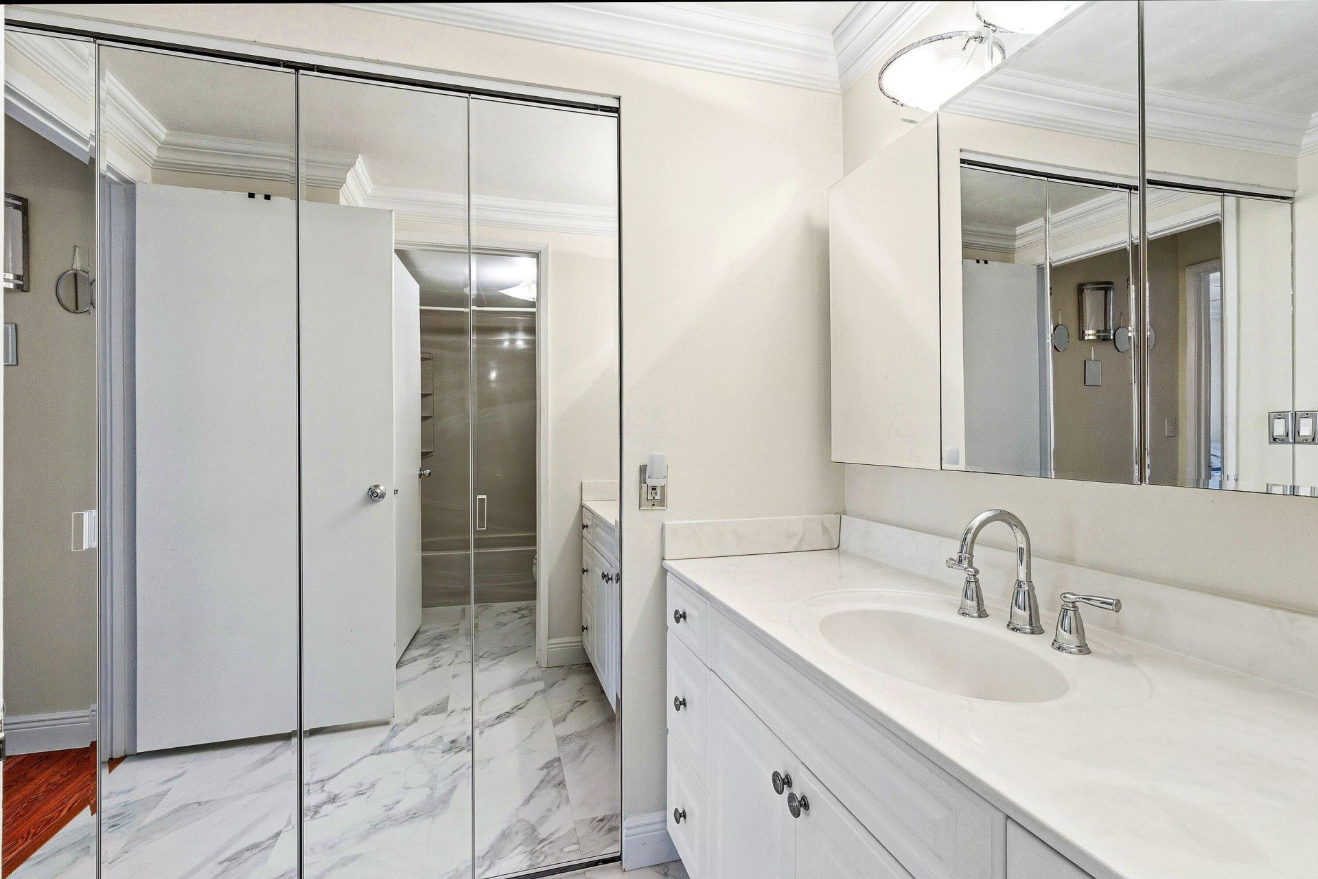 117 Yacht Club Way, Unit 206, Hypoluxo, FL 33462 Photo