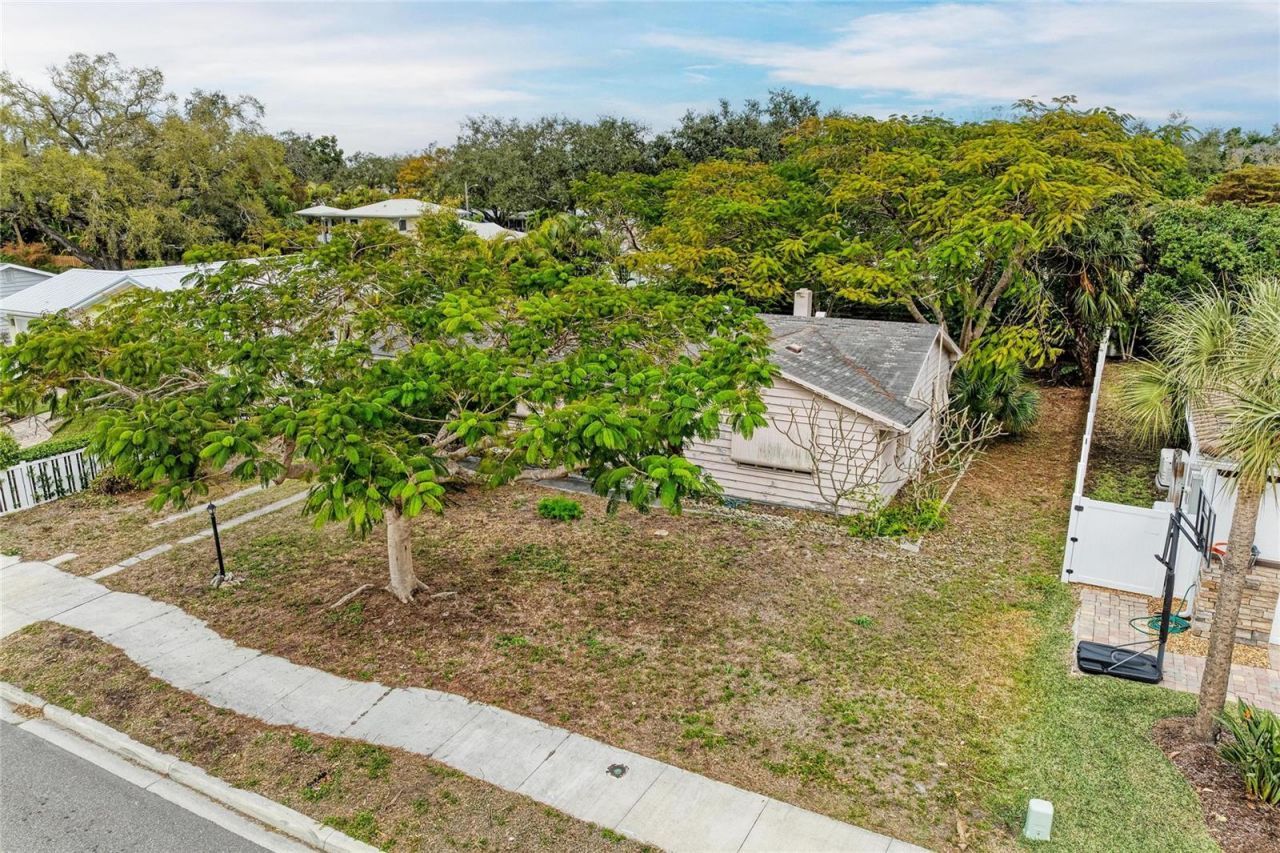 1925 Magnolia Street, Sarasota, FL 34239 Photo