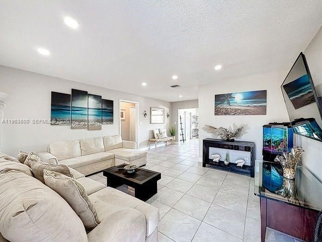 4506 NW 47th St, Tamarac, FL 33319 Photo