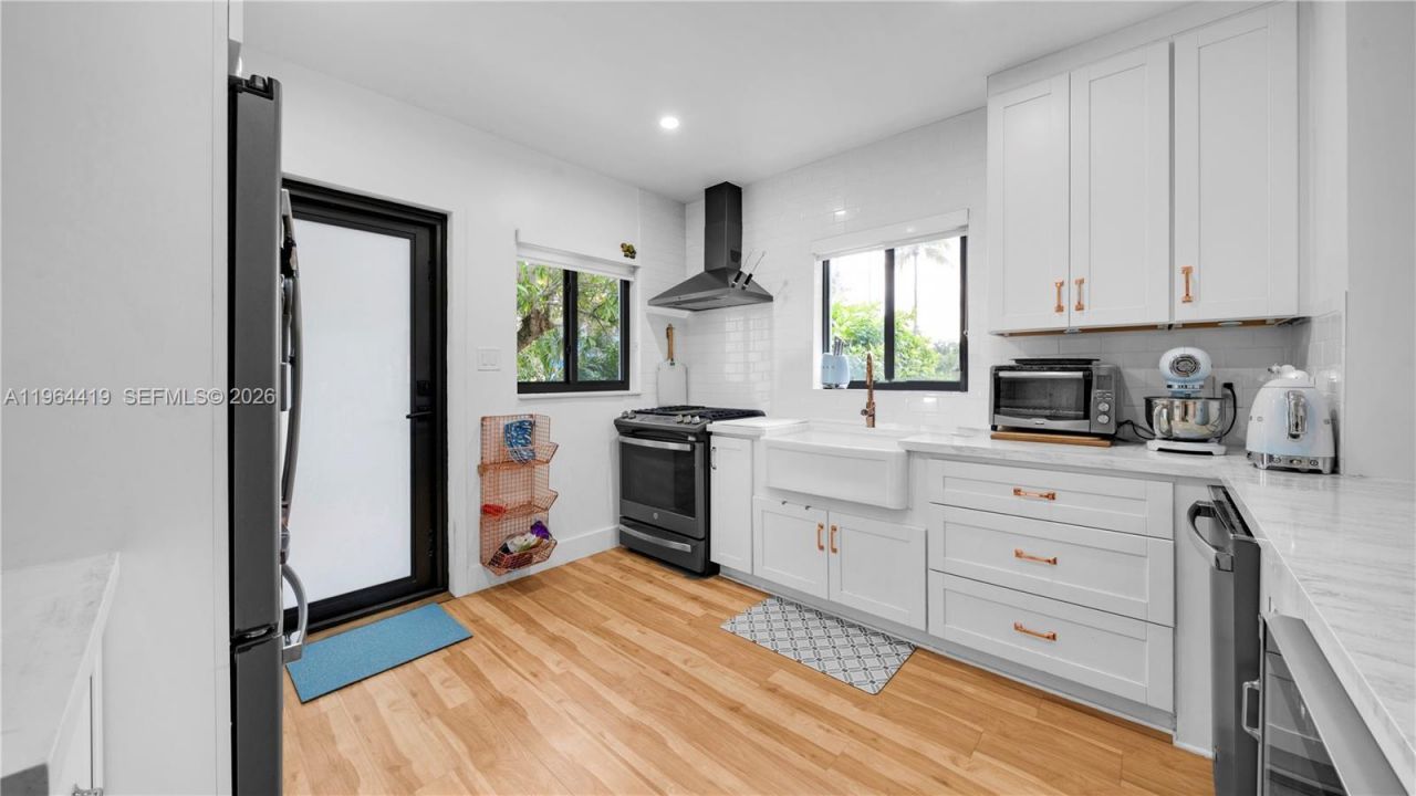 375 SW 32nd Rd, Miami, FL 33129 Photo