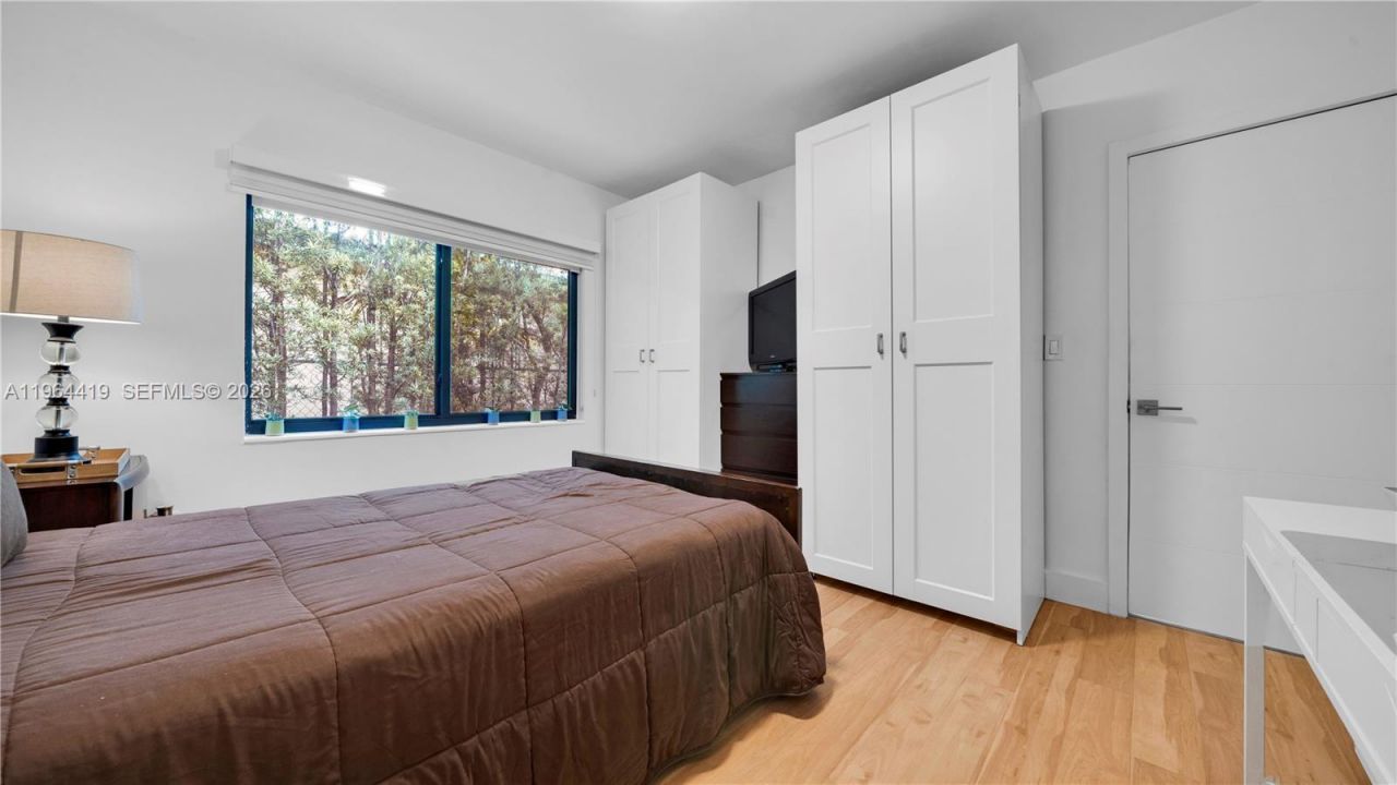 375 SW 32nd Rd, Miami, FL 33129 Photo