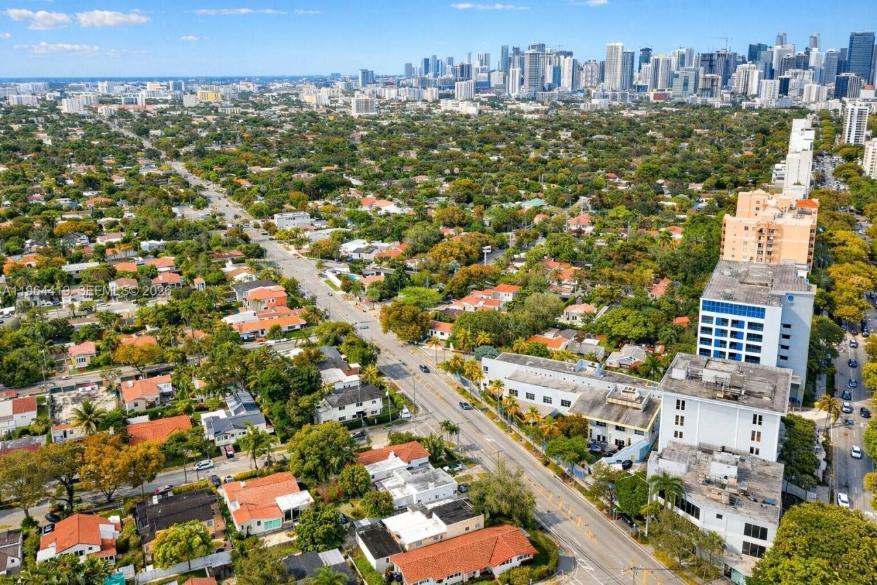 375 SW 32nd Rd, Miami, FL 33129 Photo