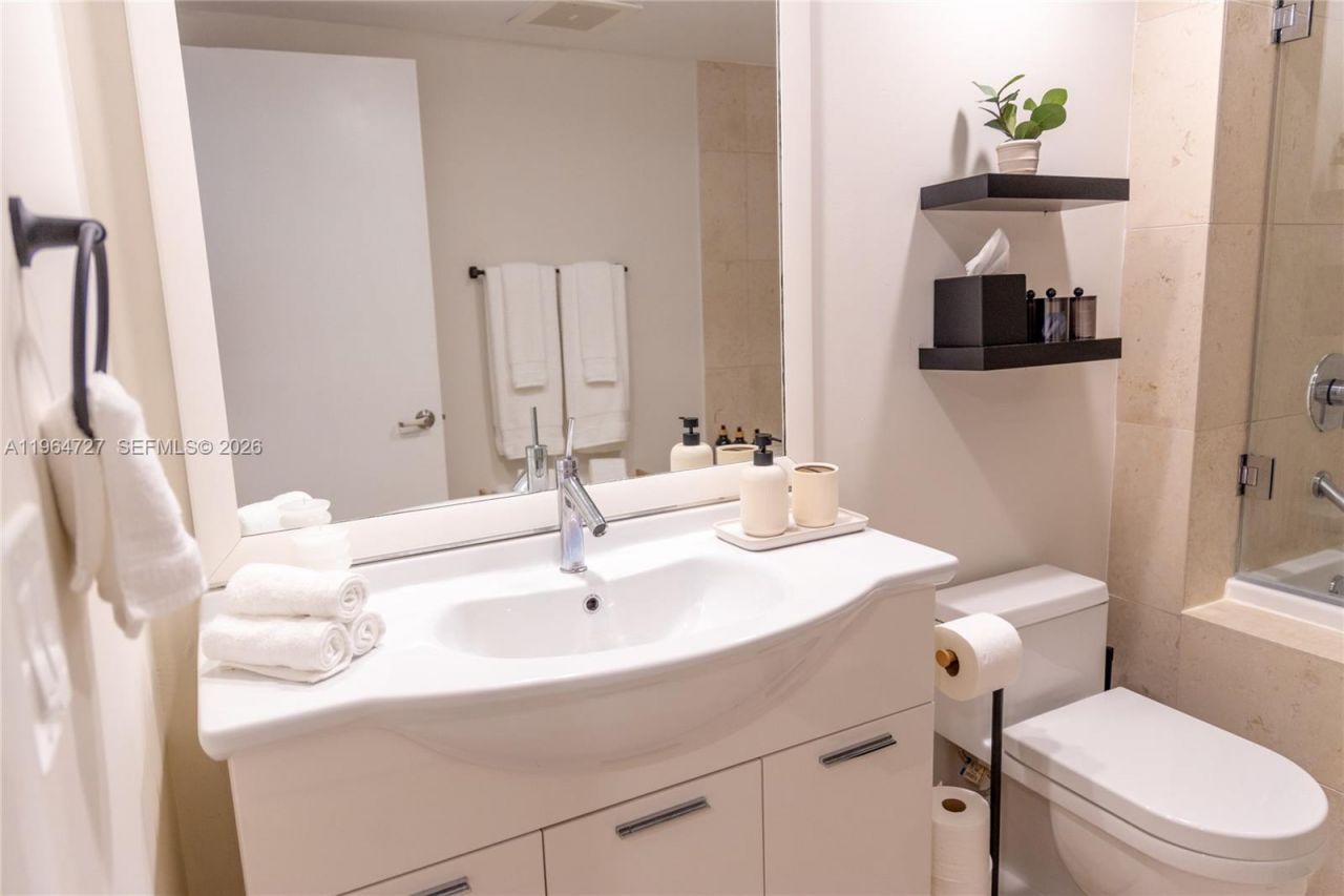 475 Brickell Ave, Unit 3510, Miami, FL 33131 Photo