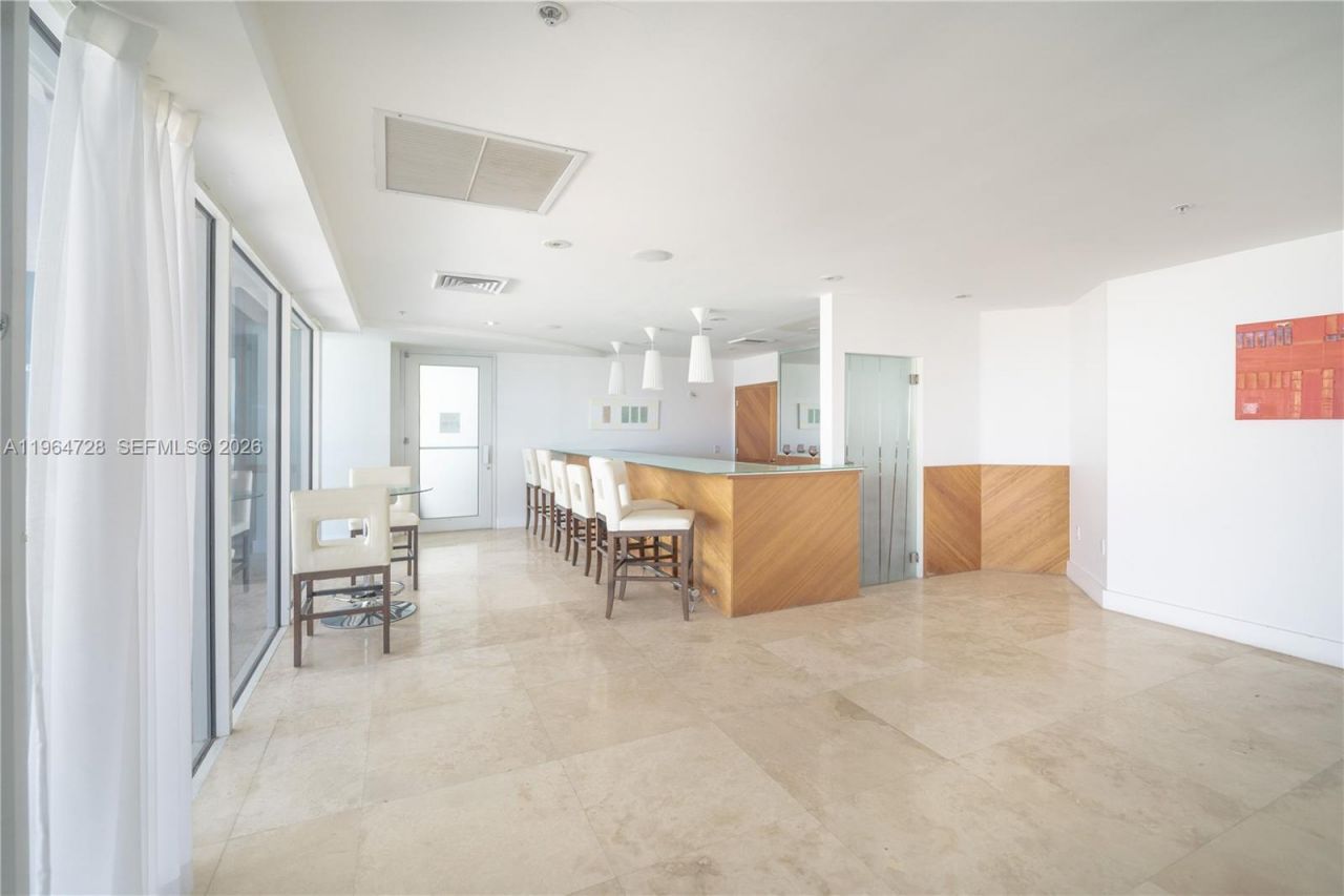 6301 Collins Ave, Unit 2802, Miami Beach, FL 33141 Photo