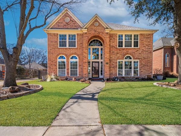 8525 Castle Creek Road, North Richland Hills, TX 76182
