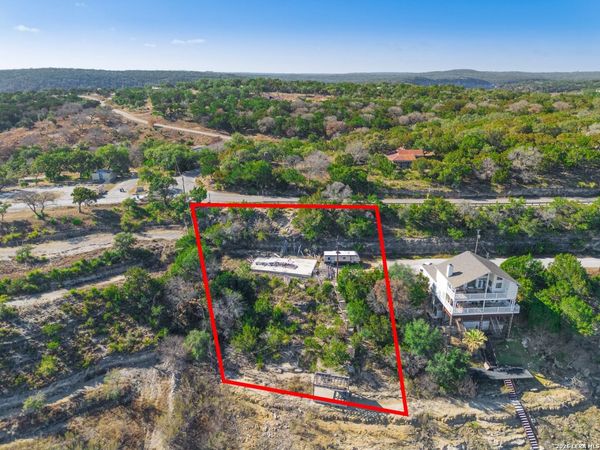 273 PLUM COVE RD, Lakehills, TX 78063