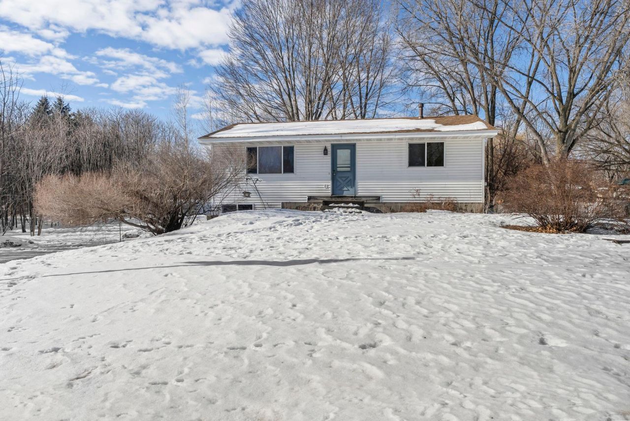 30140 Neal Avenue, Lindstrom, MN 55045 Main Photo