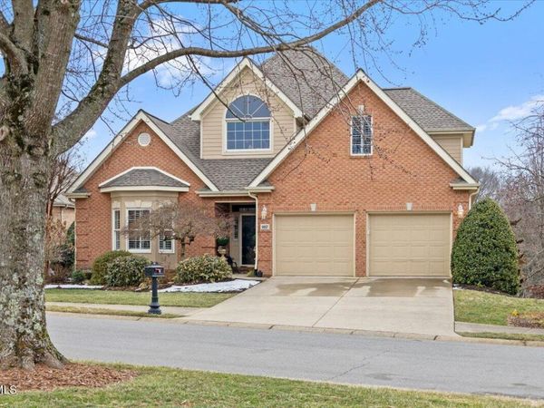 1117 Waterbrooke Lane, Johnson City, TN 37604