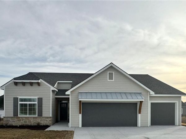 1013 Bluestem Circle, Baldwin City, KS 66006