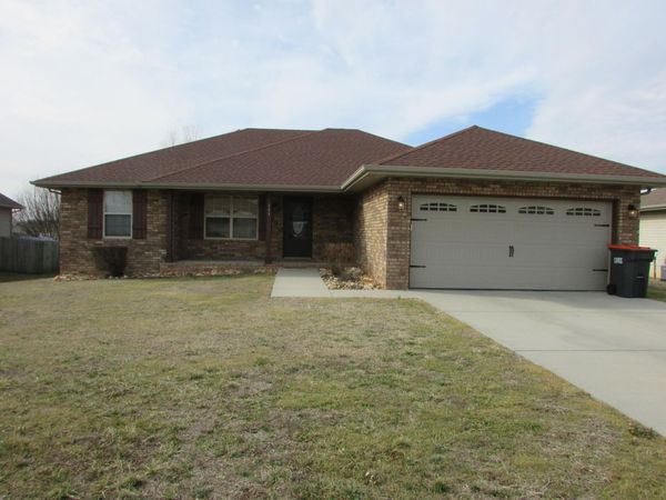 111 Ashton Avenue , Clever, MO 65631