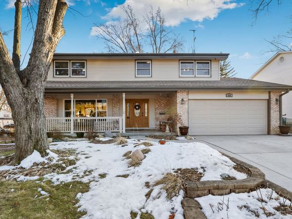 17W435 Concord Place, Darien, IL 60561