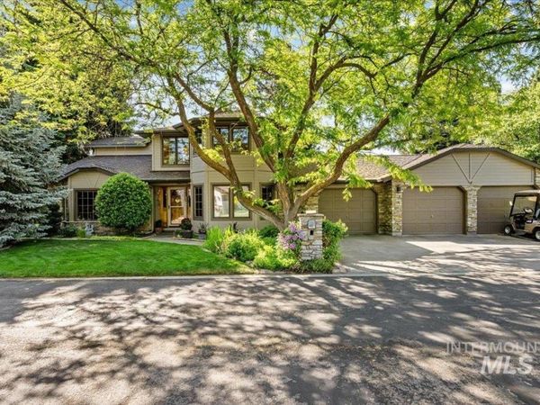 704 N Nicklaus Ln, Eagle, ID 83616