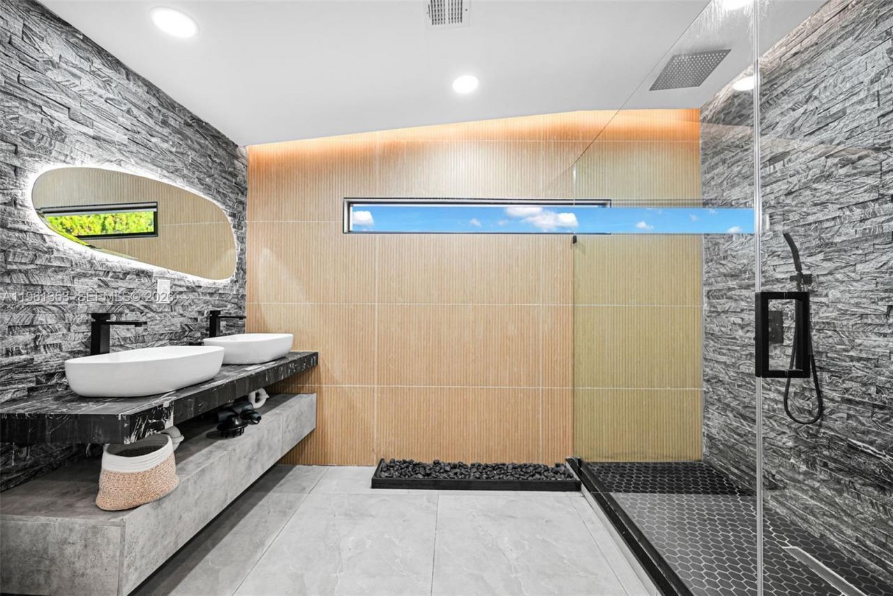 112 NW 53rd St , Miami, FL 33127 Photo