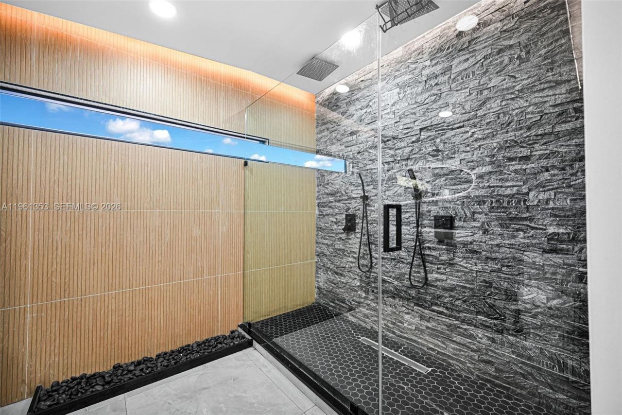 112 NW 53rd St , Miami, FL 33127 Photo