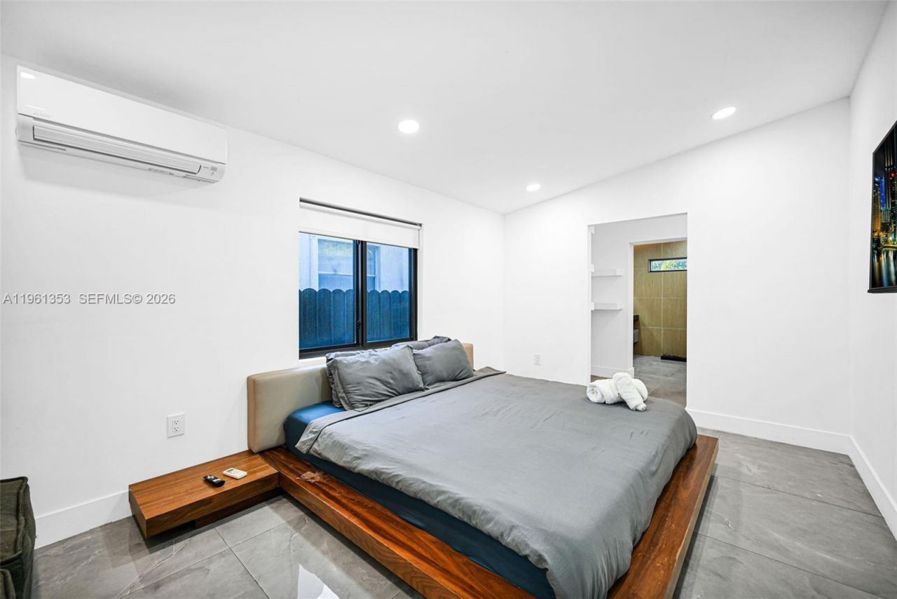 112 NW 53rd St , Miami, FL 33127 Photo