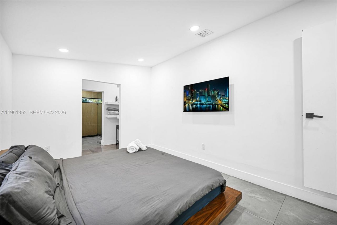 112 NW 53rd St , Miami, FL 33127 Photo