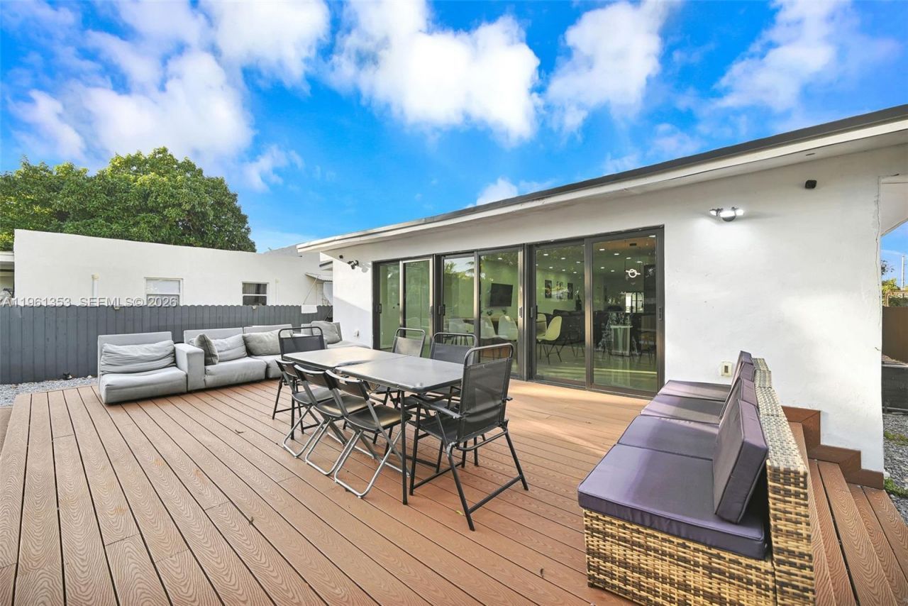 112 NW 53rd St , Miami, FL 33127 Photo