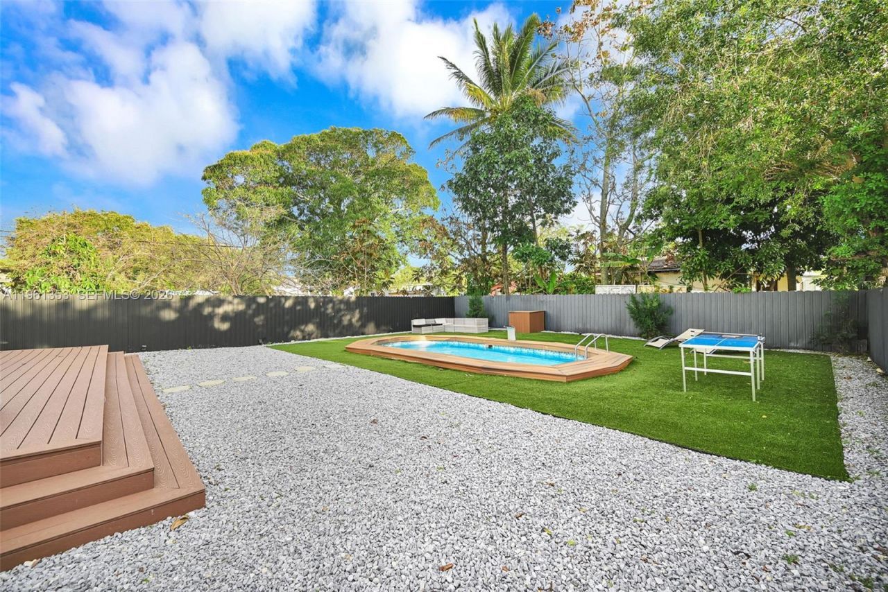 112 NW 53rd St , Miami, FL 33127 Photo