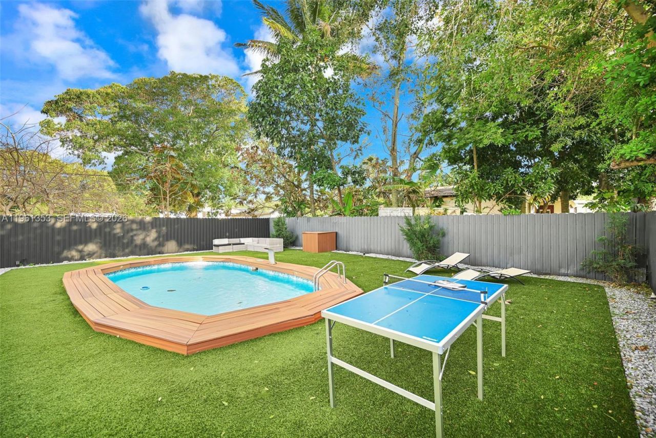 112 NW 53rd St , Miami, FL 33127 Photo