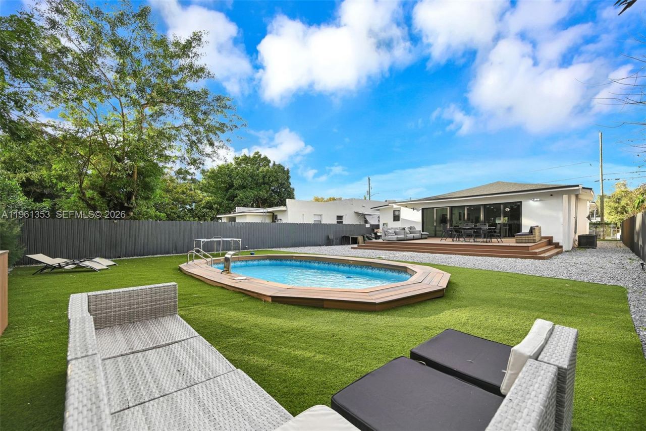 112 NW 53rd St , Miami, FL 33127 Photo