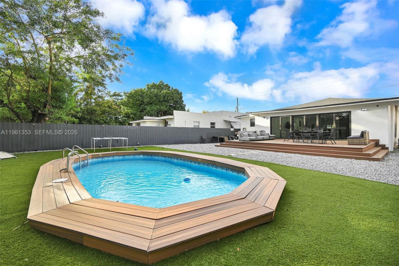 112 NW 53rd St , Miami, FL 33127 Photo