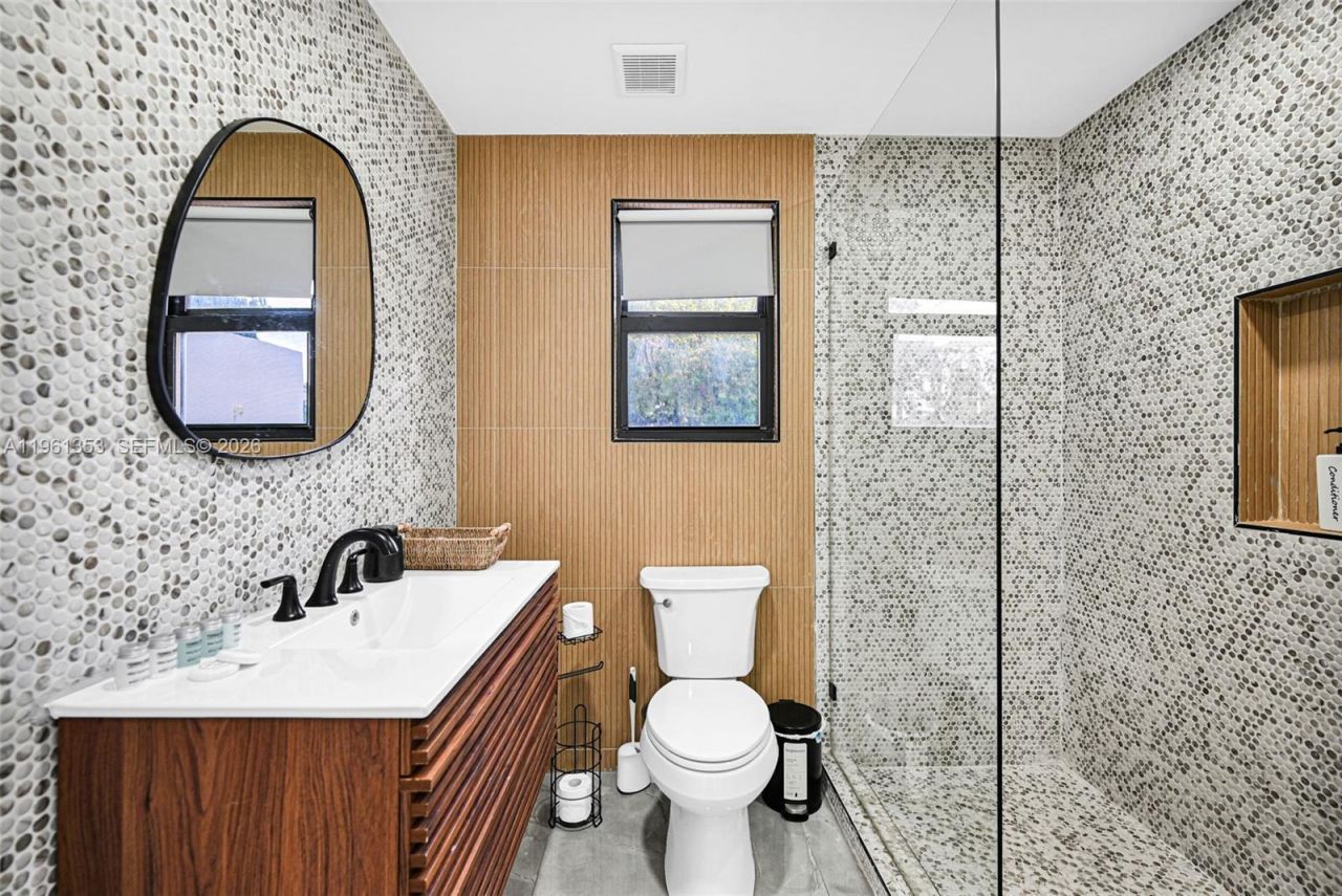 112 NW 53rd St , Miami, FL 33127 Photo